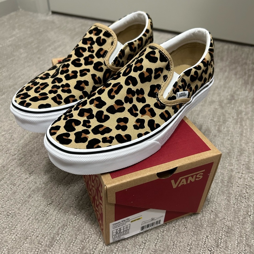 NWOT brand new never worn leopard vans slip one women’s size 9